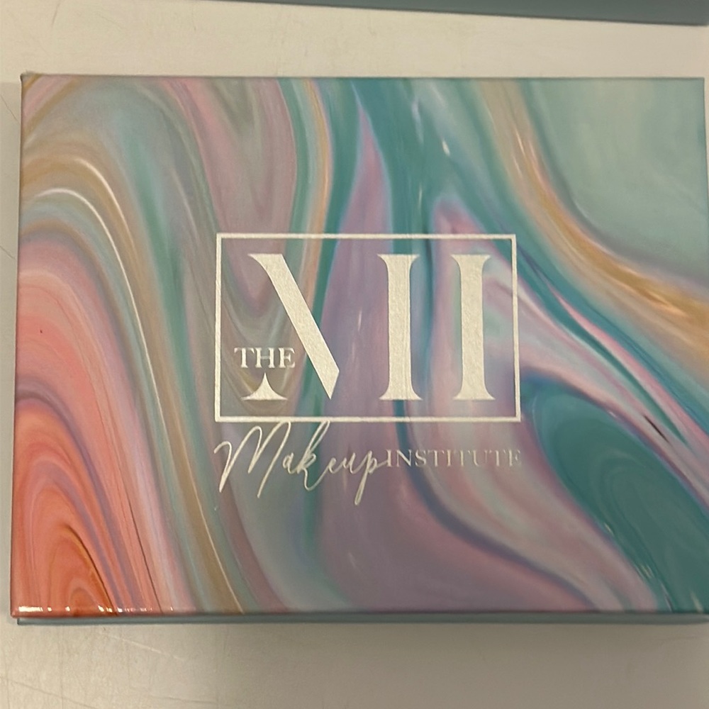 MI Eyeshadow Palette